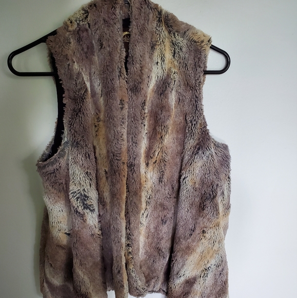Faux Fur Vest - Picture 1 of 1